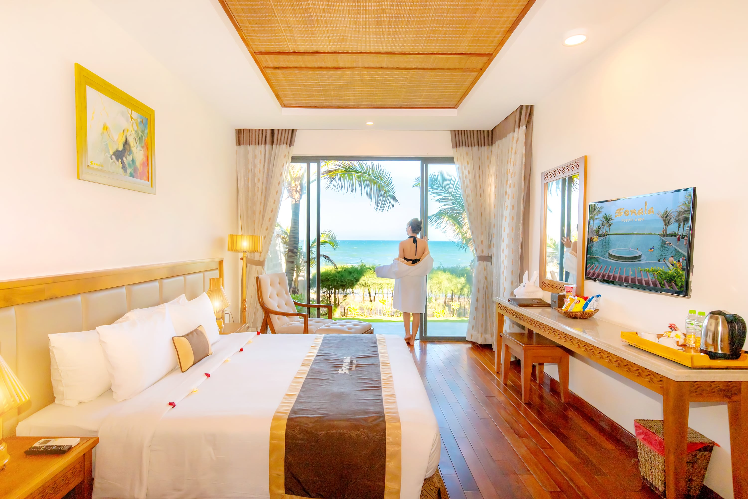 Four-Bedroom Beach Front Bungalow - bedroom image 3