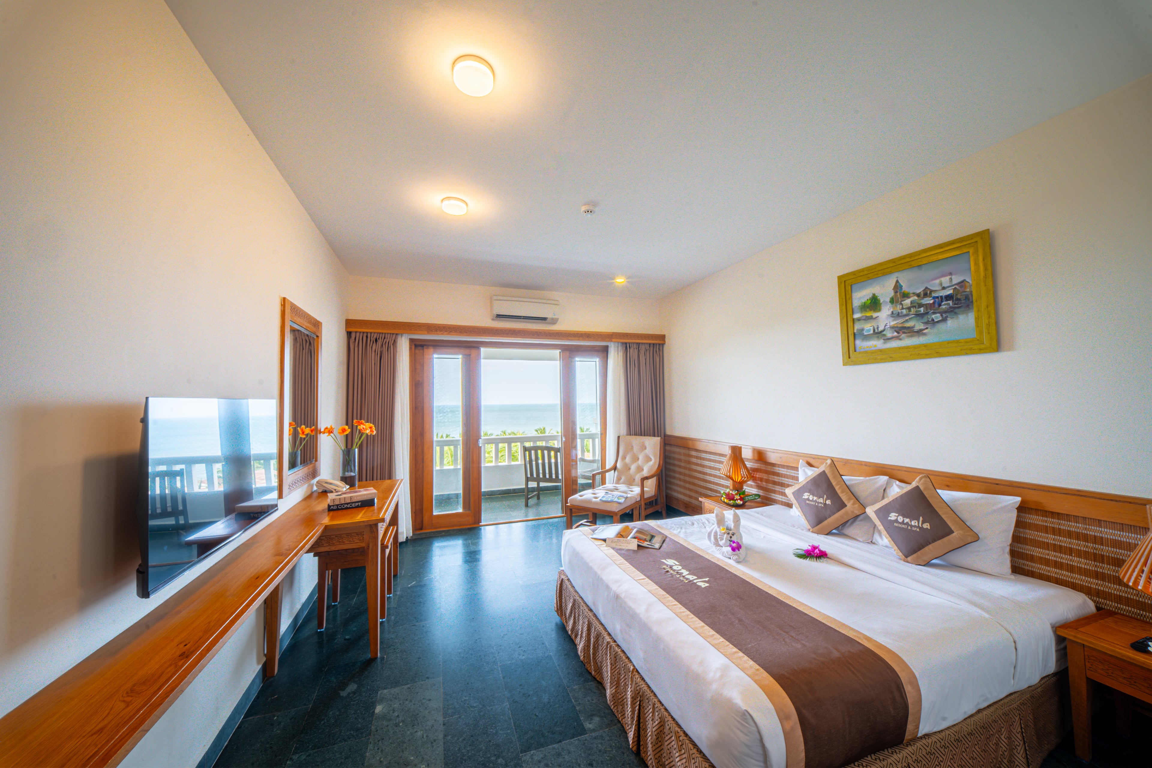 Deluxe Sea View - other image 1